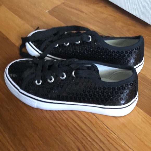 Black sequence sneakers, size 1 youth - Picture 2 of 4